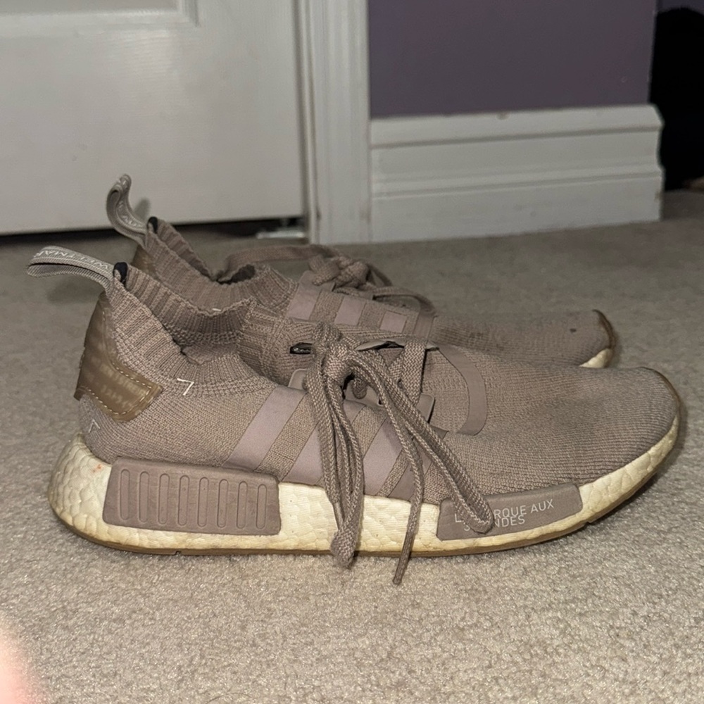 Adidas tennis shoes